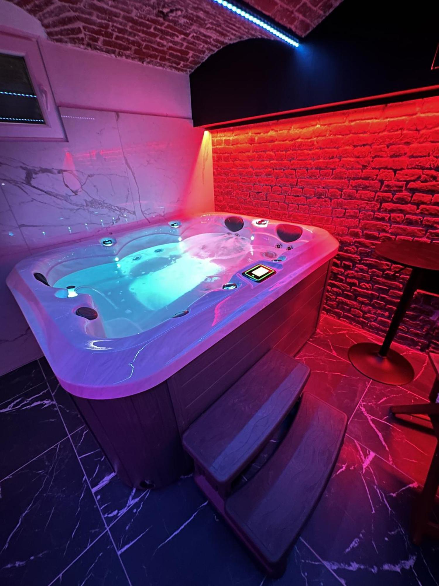Le Bijou - Appartement, Sauna Et Jacuzzi - Lille Luaran gambar
